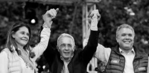 Hitler vs Uribe